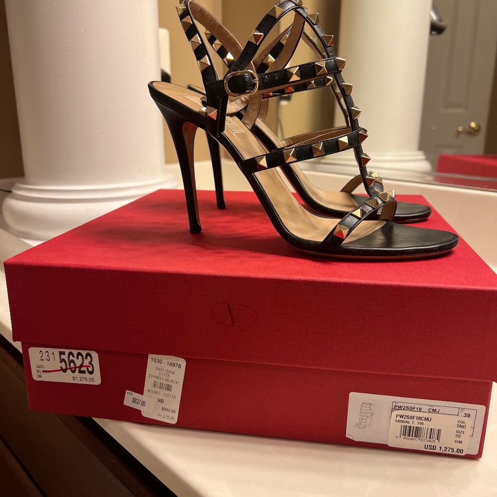 Women’s Valentino Garavani  Sandals